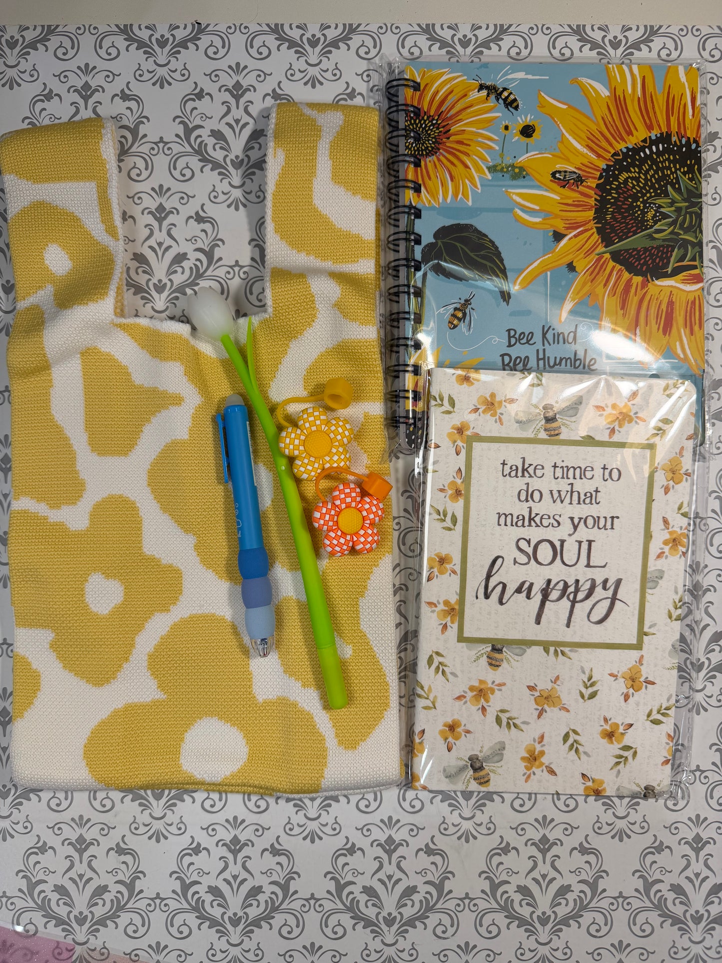 3 Mystery Prize Capsules