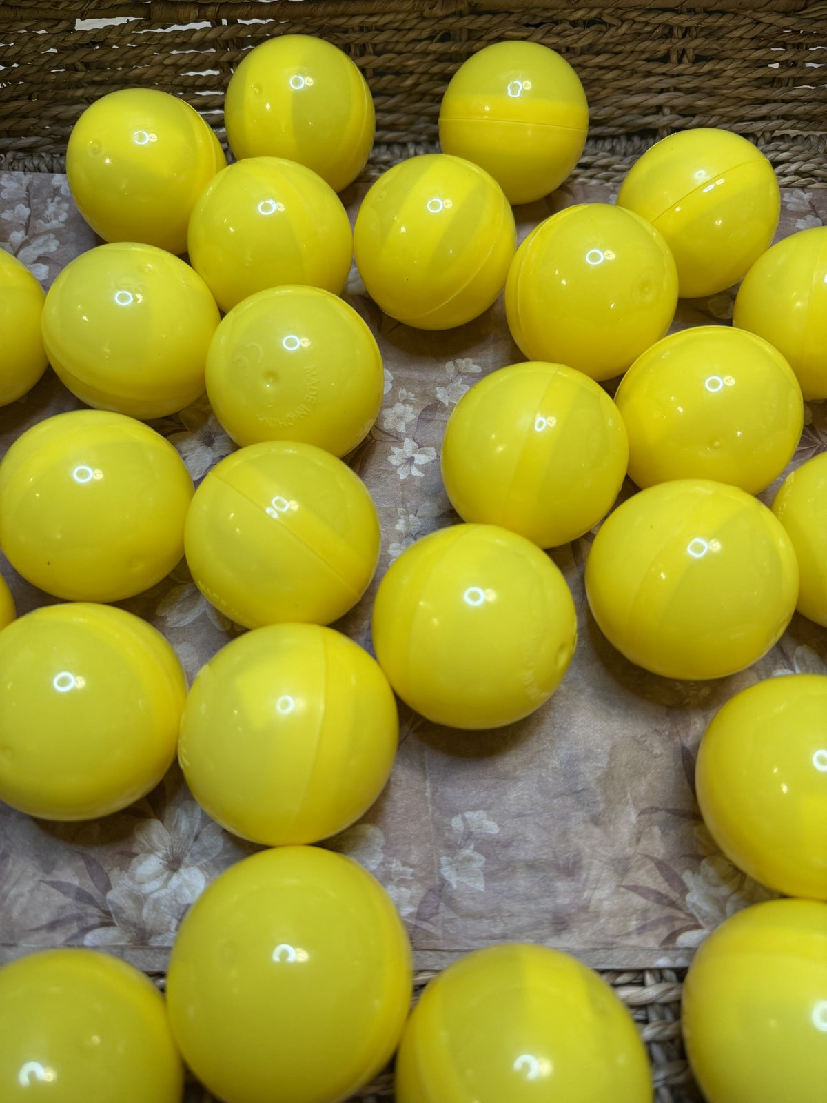 BUMBLES Limit 4 per order.  (Due to the size of some capsules we have to limit the amount per order for shipping/packing)approx 6 plus months order queue