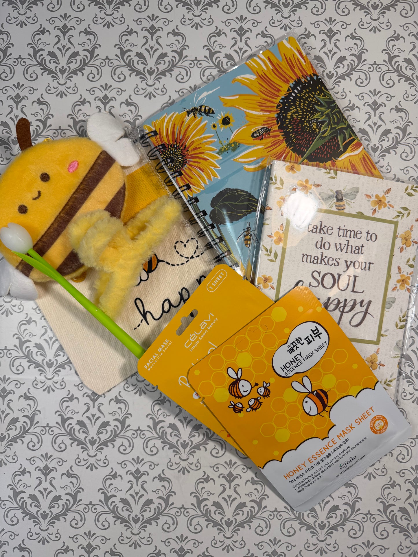 3 Mystery Prize Capsules